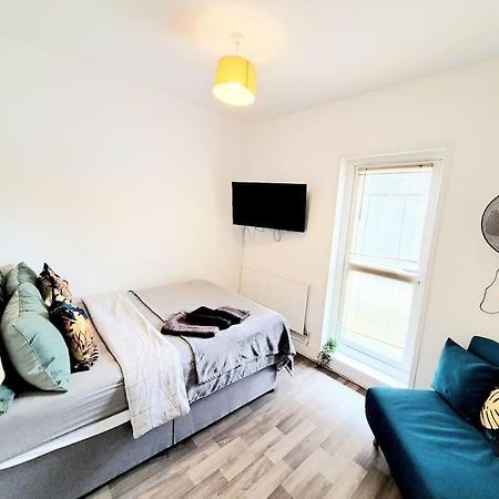One Bedroom Apartment With A Terrace In Angel London Exterior photo
